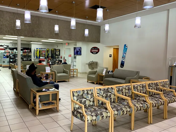 Mike Johnson's Hickory Toyota Service Center 9