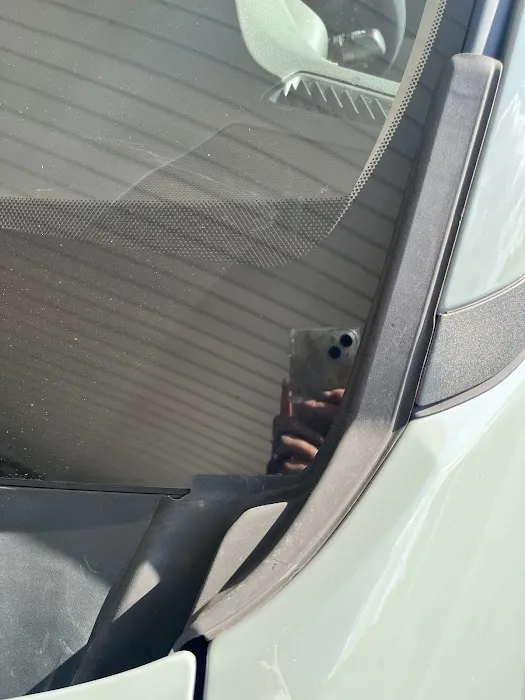 Auto Glass Service 5