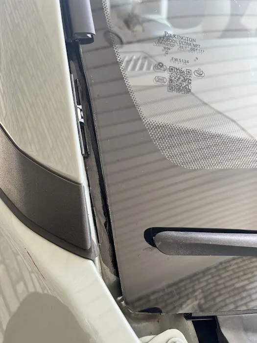 Auto Glass Service 2