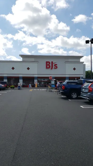 BJ's Tire Center 0