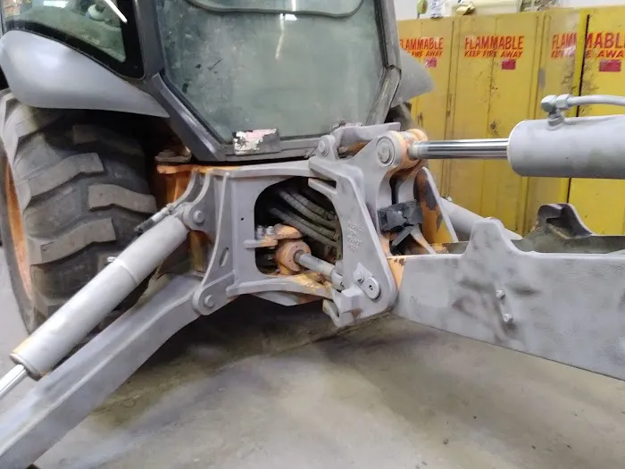R & B Truck & Equipment Repair 7