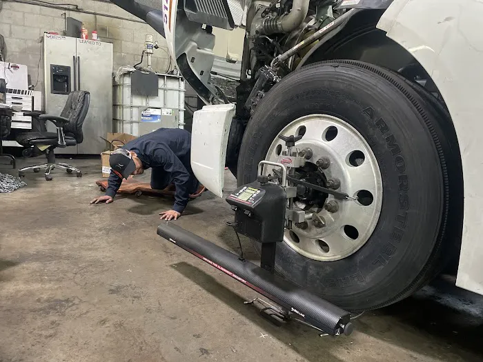 Sun Truck Repair 1