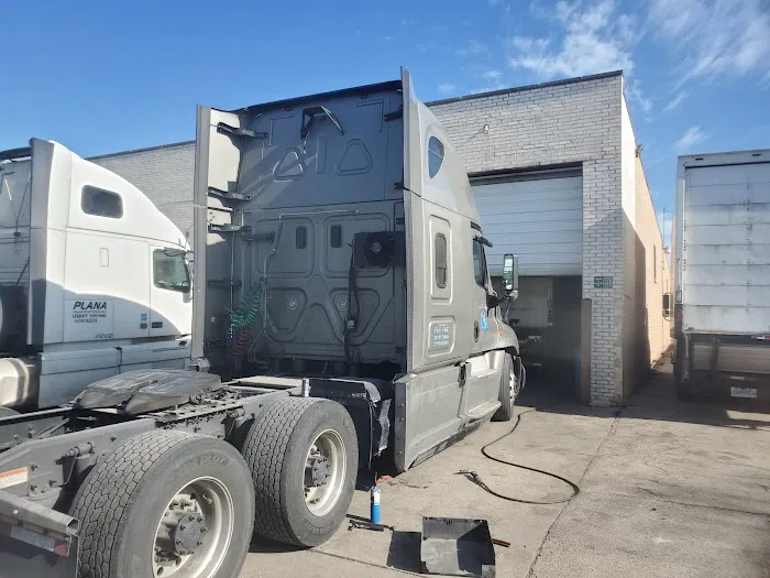 Julianos Truck Service 5