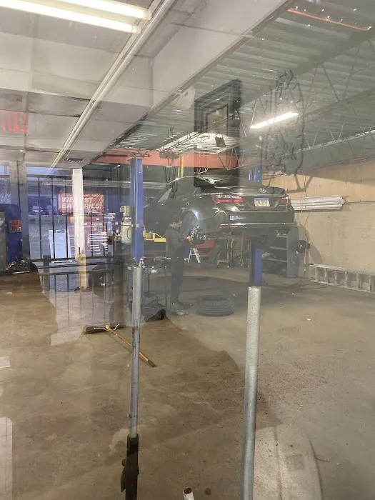 Brothers Auto Repair Mechanics and used tires 3
