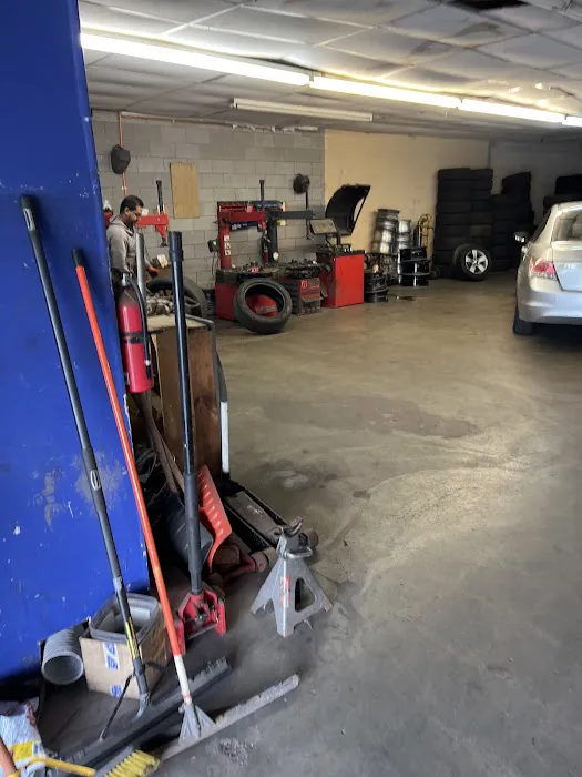 Brothers Auto Repair Mechanics and used tires 6
