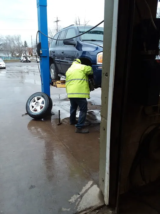 Ellman's Garage 0