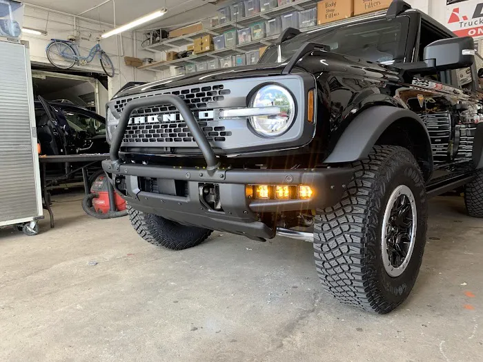 Classy Chassis Truck Jeep Bronco 4x4 Accessories & Sales 9