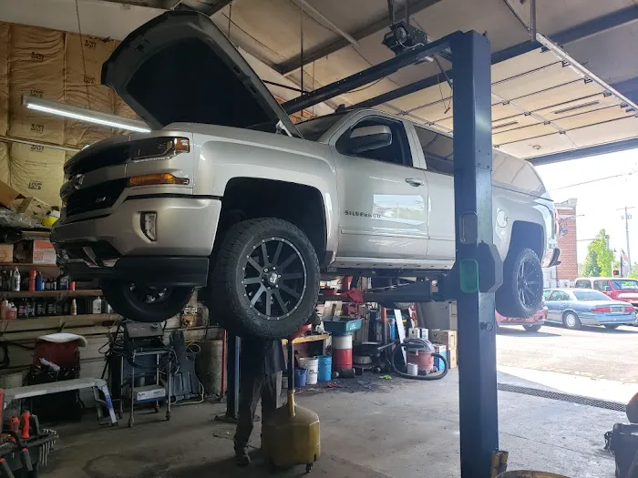 Tom's Valpo Auto Repair 0