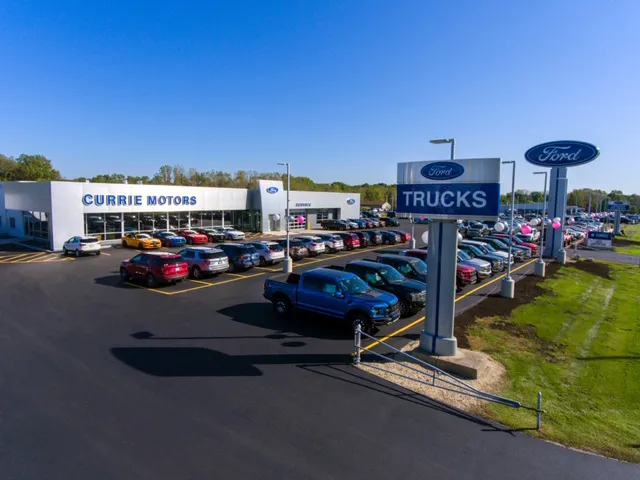 Currie Motors Ford of Valpo Body Shop 8