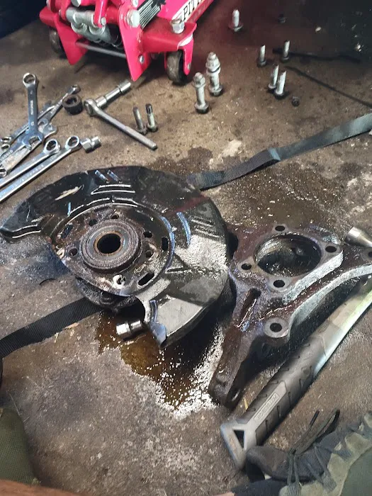 DJ's Auto Maintenance LLC 7