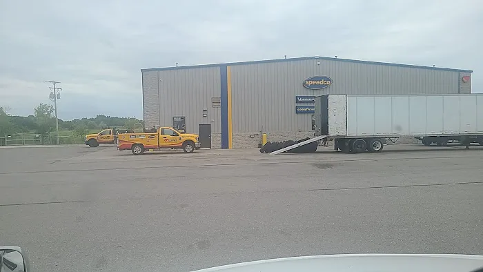 Speedco Truck Lube and Tires 4