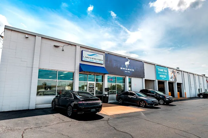 Lakeview Ford Collision Center 3