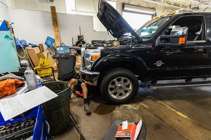 Lakeview Ford-Lincoln Service Center 6