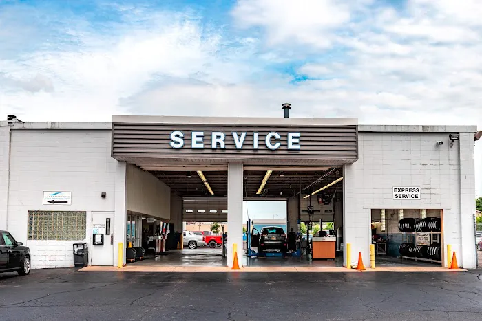Lakeview Ford-Lincoln Service Center 7