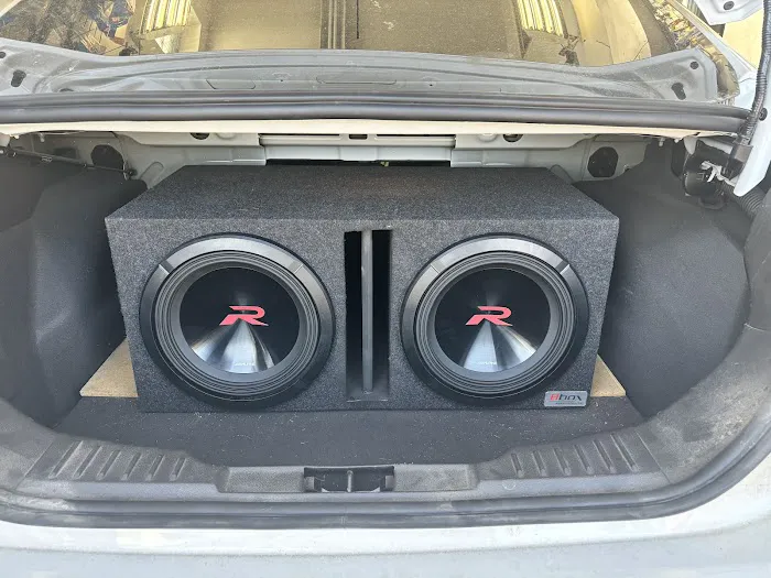 Scant-Less Soundz & Tint LLC 8