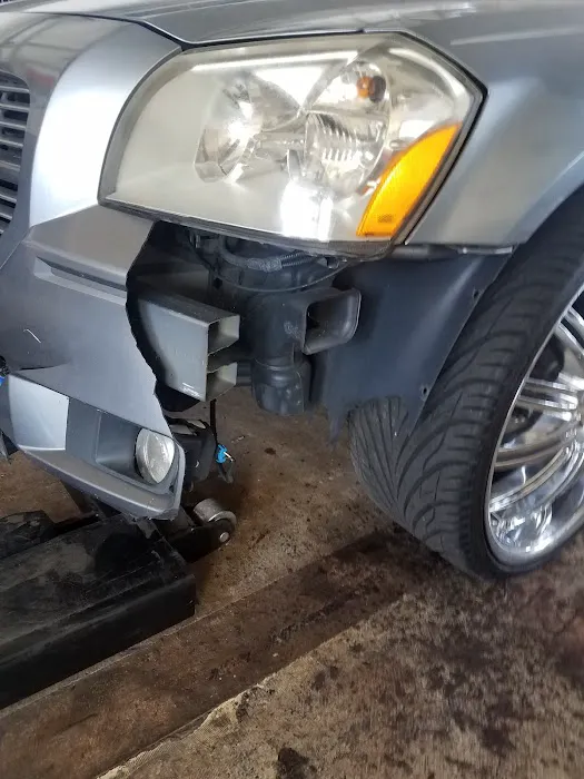 Auto Advantage Collision 6