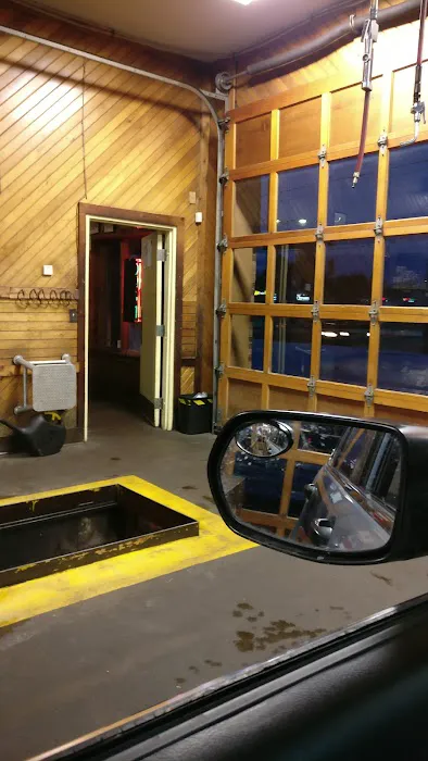 Uncle Ed's Oil Shoppe 3