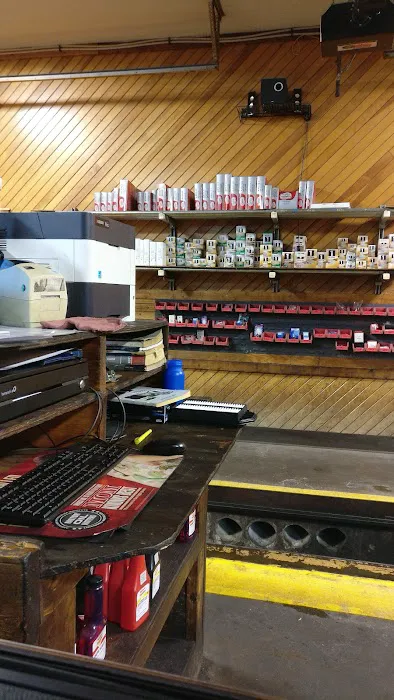 Uncle Ed's Oil Shoppe 9