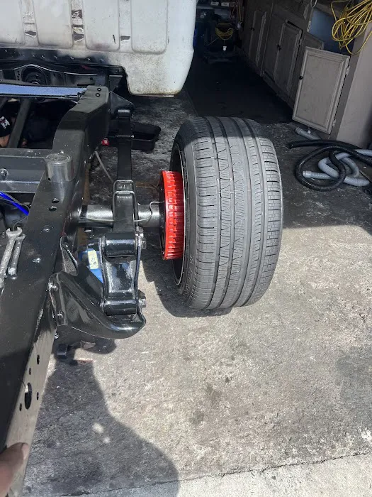 Eduardo Pérez mobile mechanic LLC 9