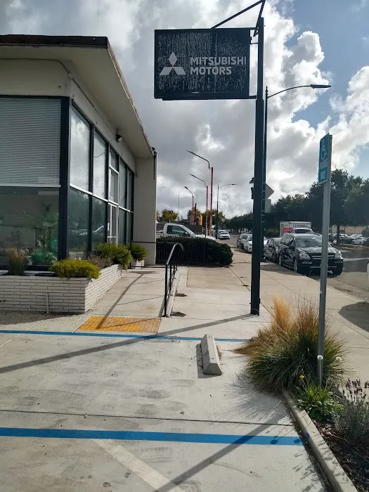 Hayward Mitsubishi - Service and Parts Center 0