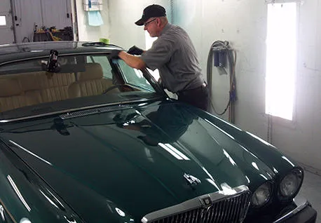 Red Robin Auto Glass LLC 5