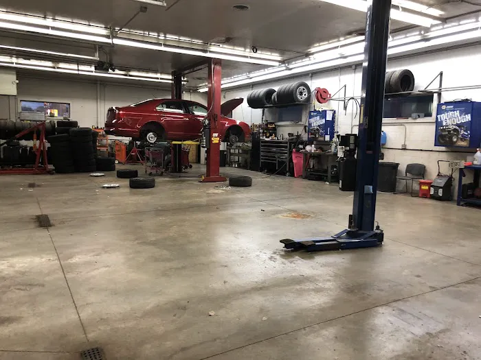 Easton Motors Auto Service - Green Bay 0