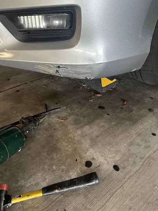 Mobile body shop 8