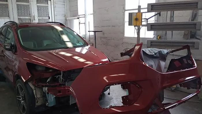 Roberts Auto Body LLC 4