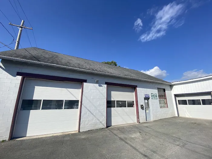 Roberts Auto Body LLC 0