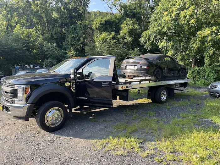 Von's Garage LLC 3