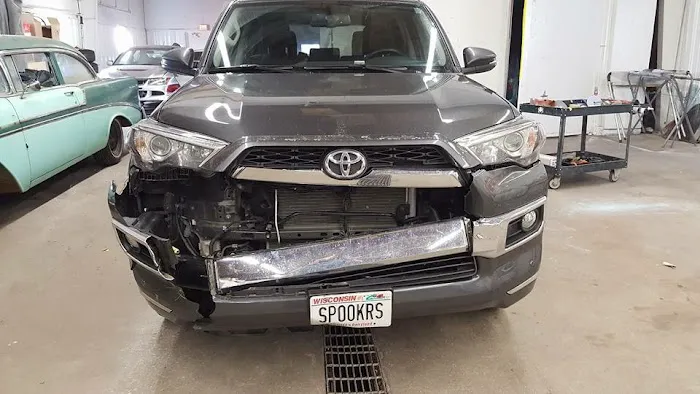 JR'Z Auto Body 6