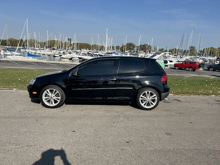 Castle Volkswagen of Schaumburg Service & Auto Repair 8