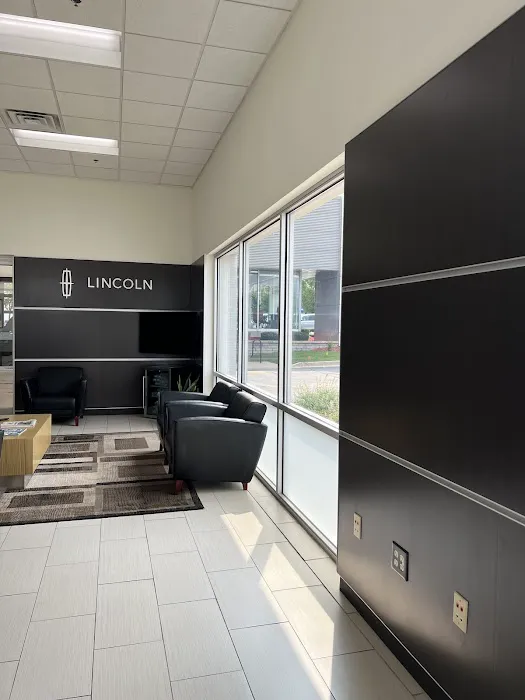 Napleton Lincoln of Schaumburg Service Center 5