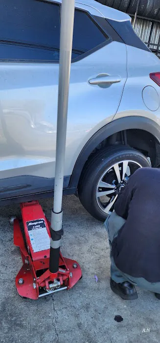 Roberto's Tires 0