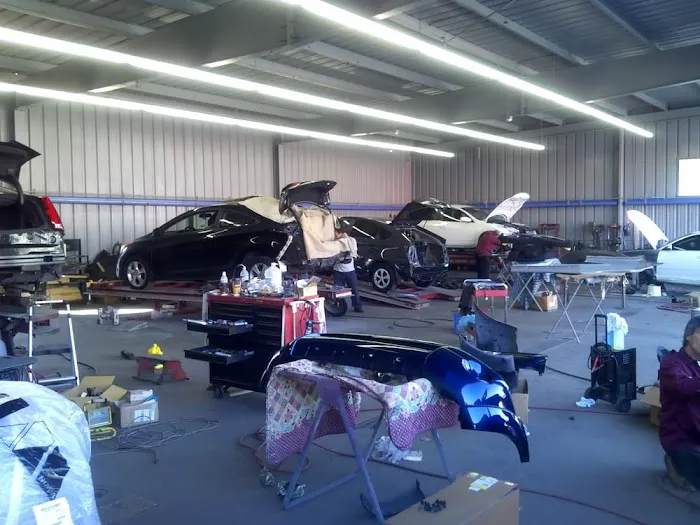 Modern Auto Center 4
