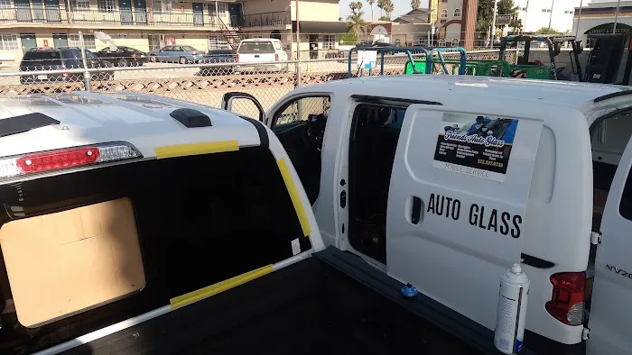 Friend's Auto Glass 5