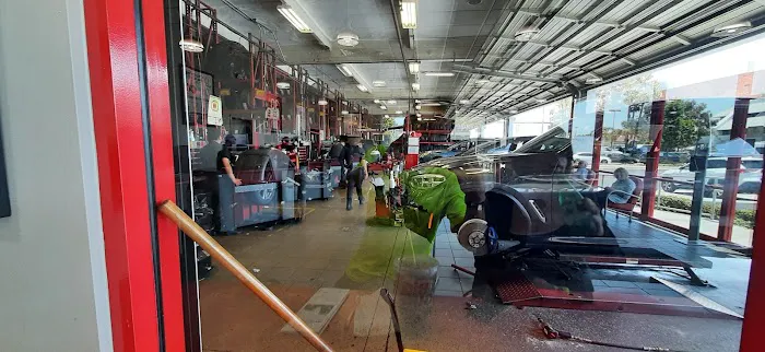 America's Tire 7