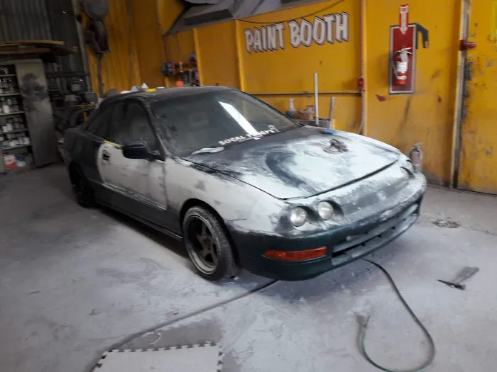 Lobo Body Shop 2