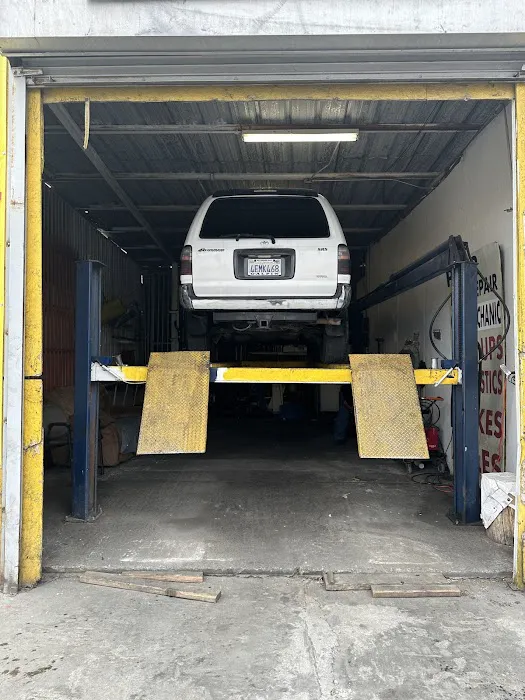 Del Rey Muffler Shop 3