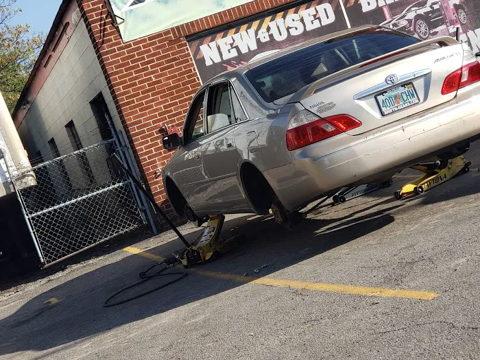 Los Compadres Tires 3