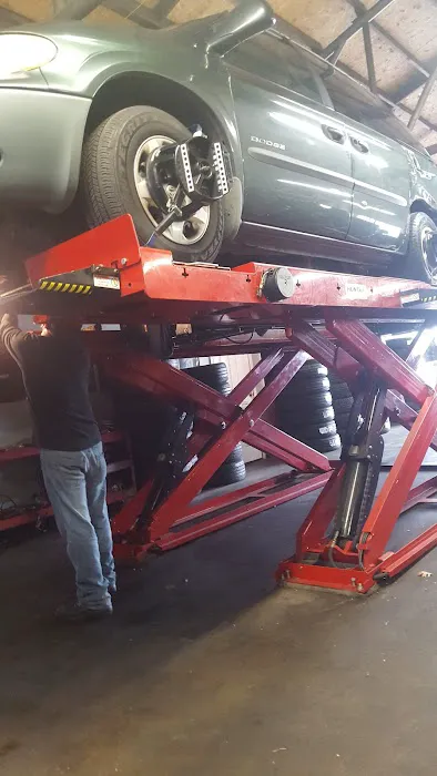 Los Compadres Tires 2