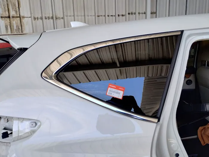 Savior Autoglass 5