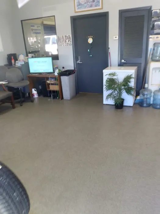 Mike's Garage 0