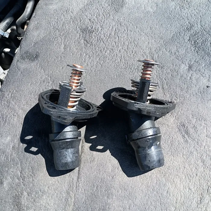 Scott's Automotive Repairs & Services 7