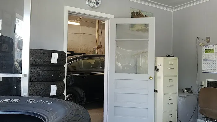 Dean's Discount Tire 8