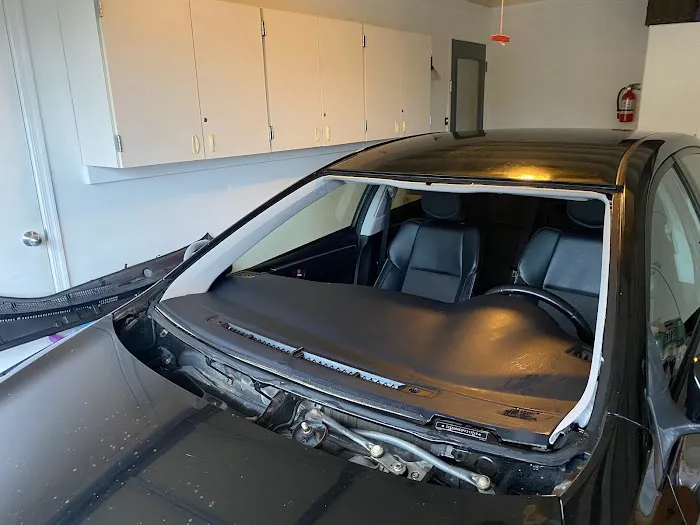 Narciso's Auto Glass LLC 0