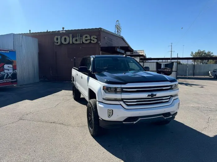 Goldies Paint and Body 3