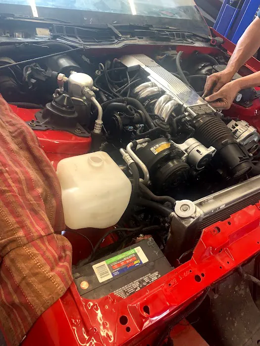 Familia Quintero Automotive Services 3