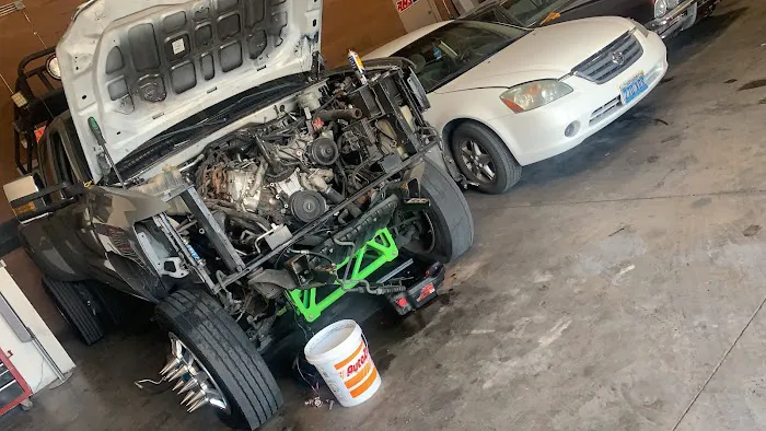 Familia Quintero Automotive Services 7
