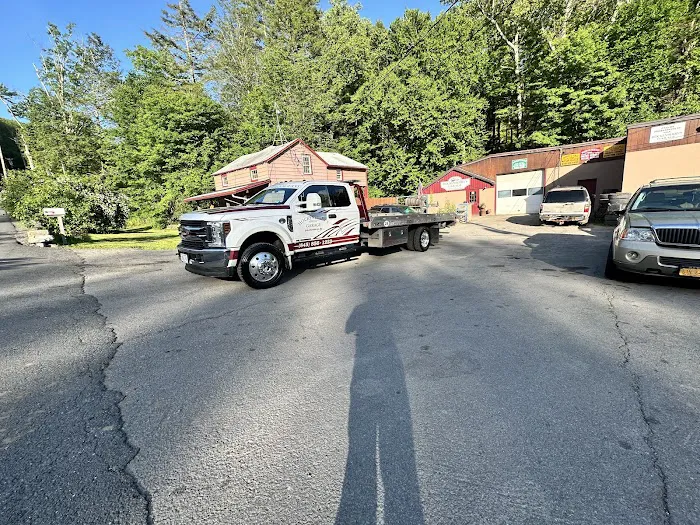 Hockenberry's Garage 0